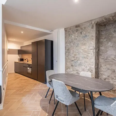 Appartement Sejour D Exception Au Chateau De Fonbonne *